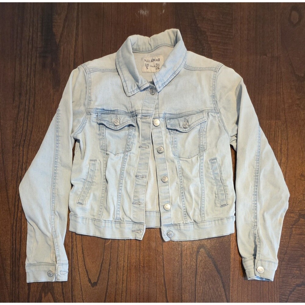 Pull & Bear Women’s S Light Wash Denim Jean Trucker Jacket Button Front